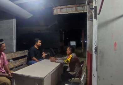 CEGAH KEJAHATAN MALAM HARI, BHABINKAMTIBMAS POLSUBSEKTOR JEUMPA LAKSANAKAN PATROLI MALAM HARI DI WILKUM POLSEK JEUMPA