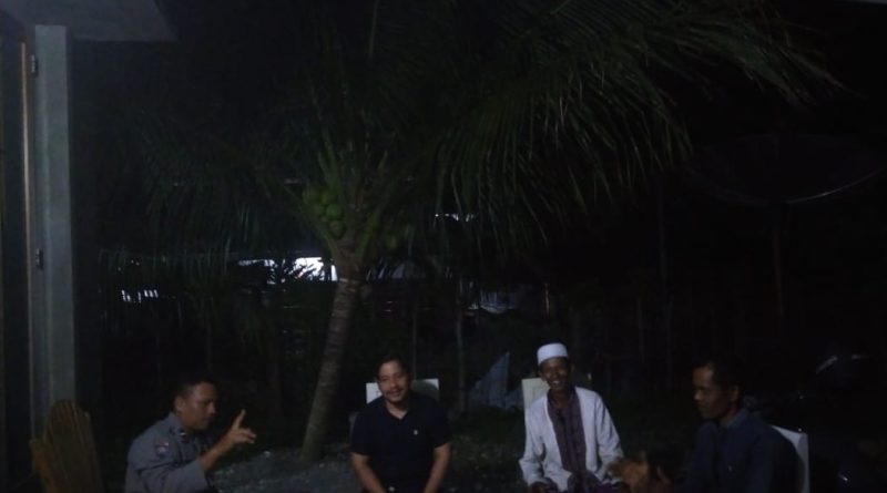 GUNA ANTISIPASI GUANTIBMAS BHABHINKAMTIBMAS POLSUBSEKTOR LEMBAH SABIL POLRES ACEH BARAT DAYA LAKSANAKAN PATROLI MALAM HARI DAN SAMBANG WARGA DIWILKUM GUNA ANTISIPASI GUANTIBMAS BHABHINKAMTIBMAS POLSUBSEKTOR LEMBAH SABIL POLRES ACEH BARAT DAYA LAKSANAKAN PATROLI MALAM HARI DAN SAMBANG WARGA DIWILKUM