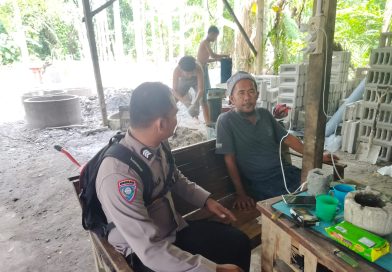 BHABHINKAMTIBMAS POLSEK KUALA BATE LAKSANAKAN PATROLI DAN SAMBANG WARGA DI DESA BINAAN DAN MENYAMPAIKAN PESAN-PESAN KAMTIBMAS BHABHINKAMTIBMAS POLSEK KUALA BATE LAKSANAKAN PATROLI DAN SAMBANG WARGA DI DESA BINAAN DAN MENYAMPAIKAN PESAN-PESAN KAMTIBMAS