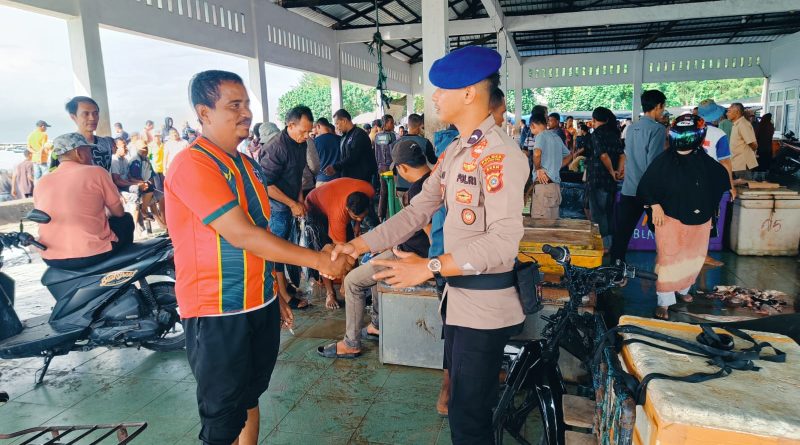 PATROLI DAN SAMBANG NELAYAN SAT POLAIRUD POLRES ABDYA DI TPI UJONG SERANGGA GUNA MENCIPTAKAN SITUASI AMAN DAN KONDUSIF PATROLI DAN SAMBANG NELAYAN SAT POLAIRUD POLRES ABDYA DI TPI UJONG SERANGGA GUNA MENCIPTAKAN SITUASI AMAN DAN KONDUSIF